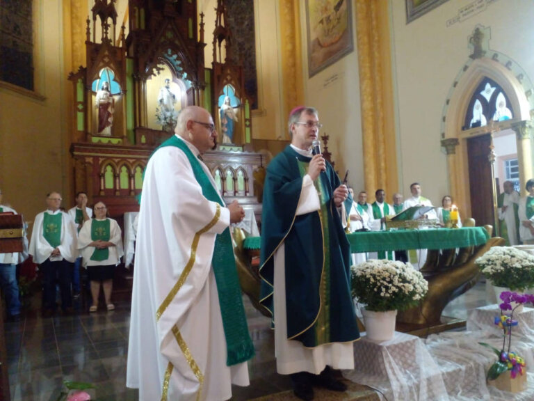 Pe. Jorge Heiss Hahn tomou posse das Paróquias São Luiz Gonzaga, de Casca, e Santo Antônio, de Evangelista