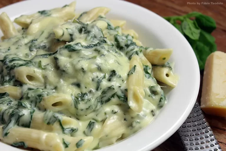 Penne com Espinafre e Queijo | Você Faz