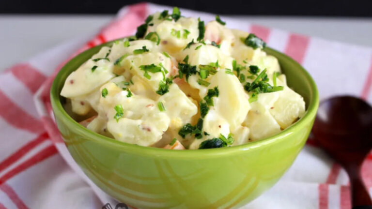 Salada de Batata com Molho de Alho | Você Faz