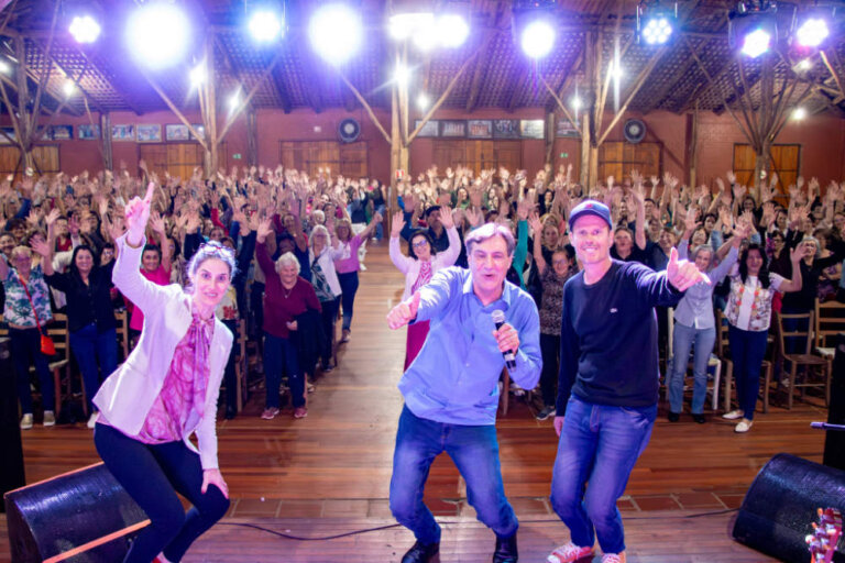 Evento em homenagem ao Dia Internacional da Mulher reuniu mais de 600 mulheres em Casca