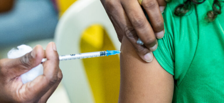 Aumento nas internações por gripe influenza reforça necessidade de vacinação