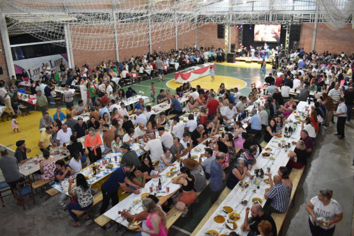 Jantar Polonês reuniu mais de 700 pessoas e homenageou a história de Santo Antônio do Palma