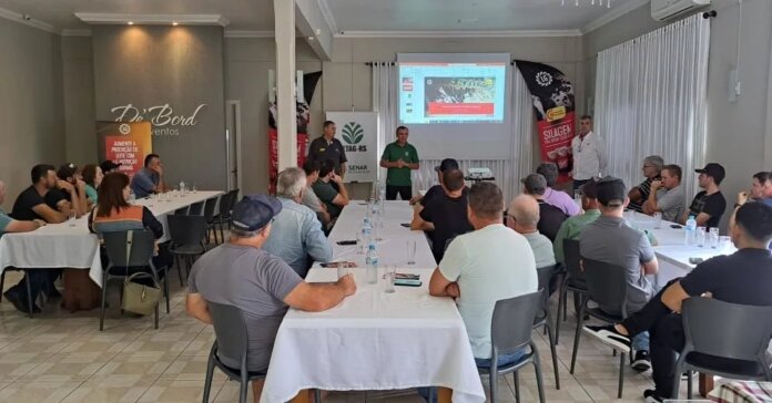 Sindicato dos Trabalhadores Rurais de Casca e LG Sementes promovem palestra sobre produção de silagem