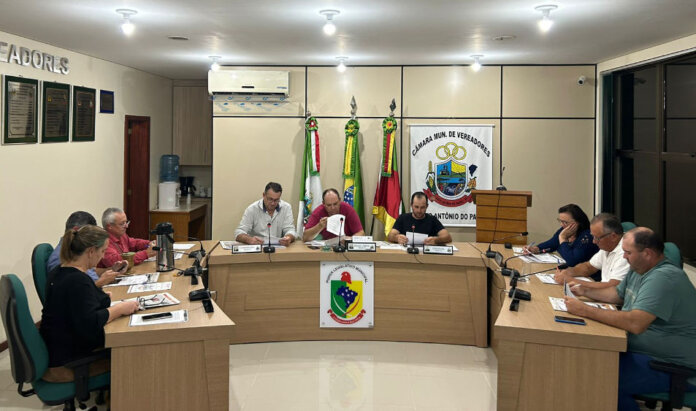 Seis vereadores trocam de partido em Santo Antônio do Palma