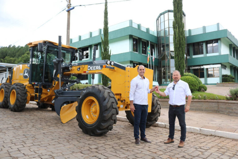 Santo Antônio do Palma recebeu uma nova niveladora