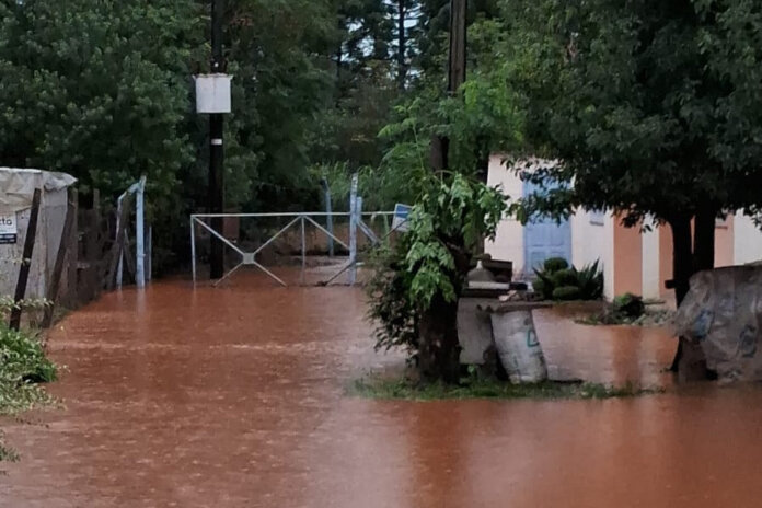 Excesso de chuva e falta de luz comprometem abastecimento de água