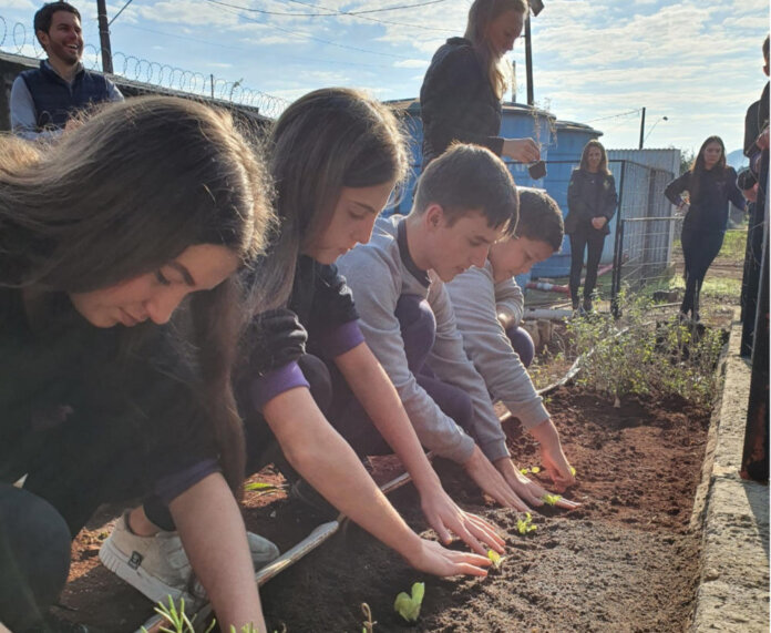 Coasa realiza a segunda rodada do projeto de promoção da sustentabilidade com jovens estudantes