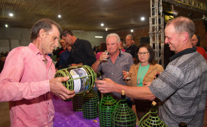 Premiação da XVI Mostra Municipal de Vinhos Artesanais de Vanini aconteceu no sábado