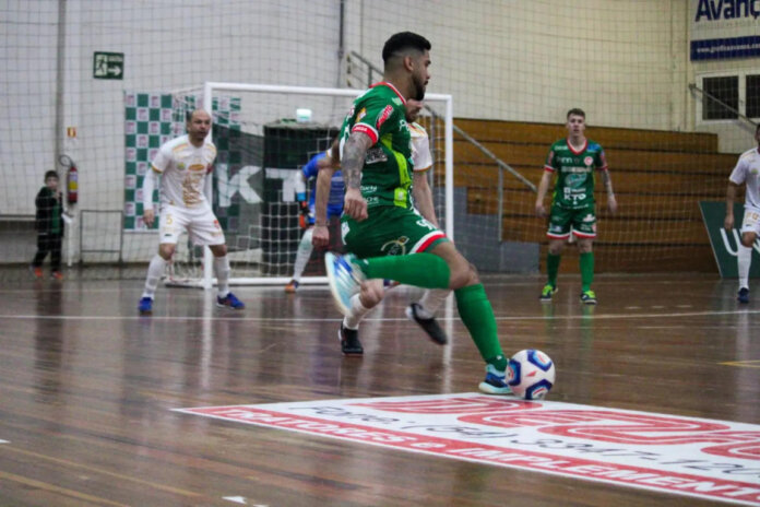 Vitória no jogo de ida da Copa dos Pampas