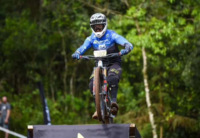 Daniel Gayeski é segundo colocado na etapa de Três Coroas do Gaúcho de Downhill