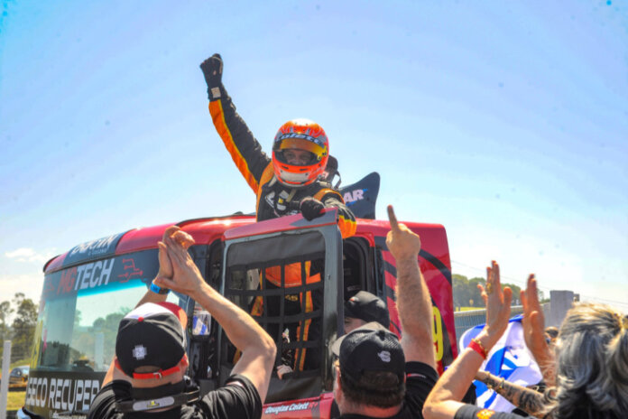 Douglas Colett vence etapa de Rivera da Fórmula Truck