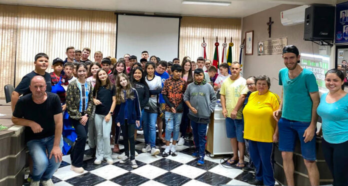 Realizado o quinto encontro do Clube do Livro da Escola do Legislativo de Muliterno