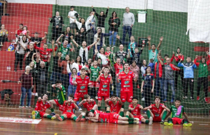 Categorias de base do Sercca jogaram pelo Gauchão de Futsal