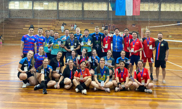 Terceira edição do Torneio de Vôlei Misto Municipal foi realizada no final de semana