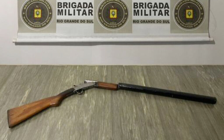 Brigada Militar apreende espingarda e droga em Paraí