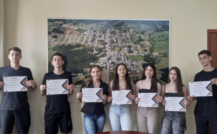 Realizada a formatura do projeto Jovem Empreendedor em São Domingos do Sul