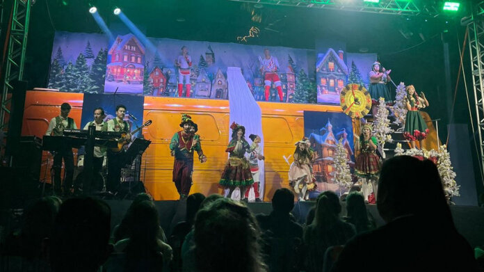 Teatro Natalino encanta o público no IV Natal Iluminado de Muliterno