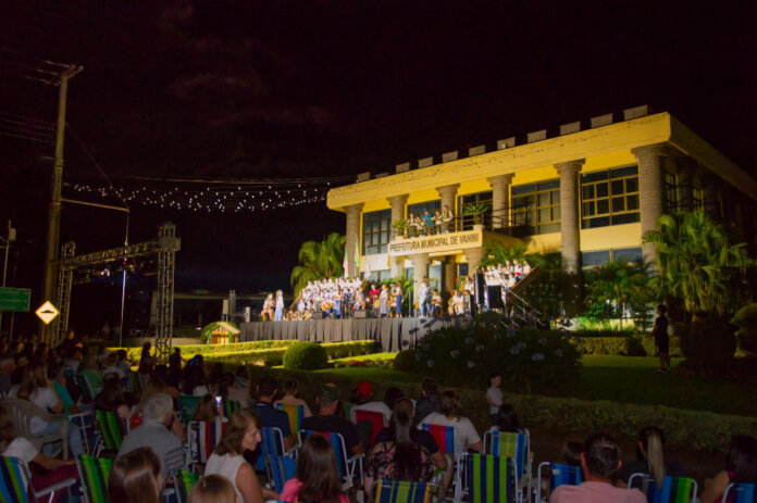 Espetáculo Vanini Canto e Arte encantou o público com belas apresentações