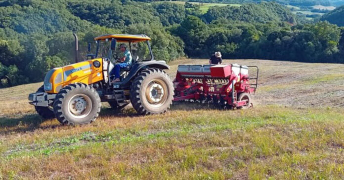 Município de Muliterno reduz custos para uso de tratores agrícolas