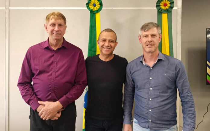 Prefeito e secretário de Vanini participam de reuniões em Porto Alegre