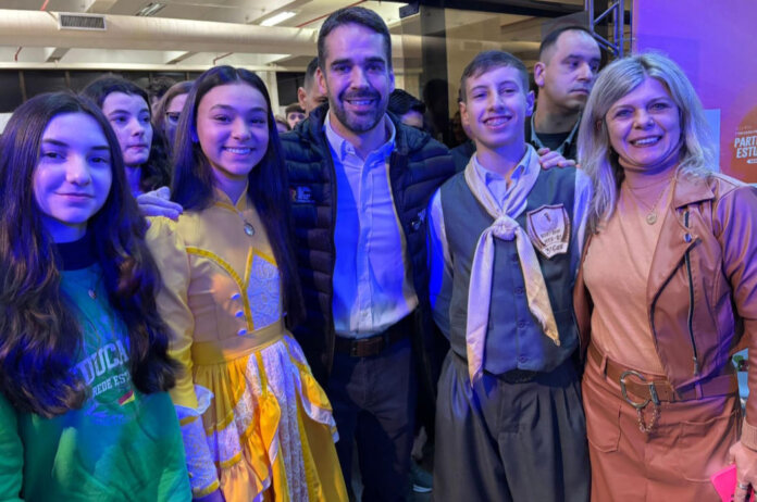 Alunas da Escola Vitória de Casca participam do primeiro encontro presencial dos Líderes Estudantis de 2024