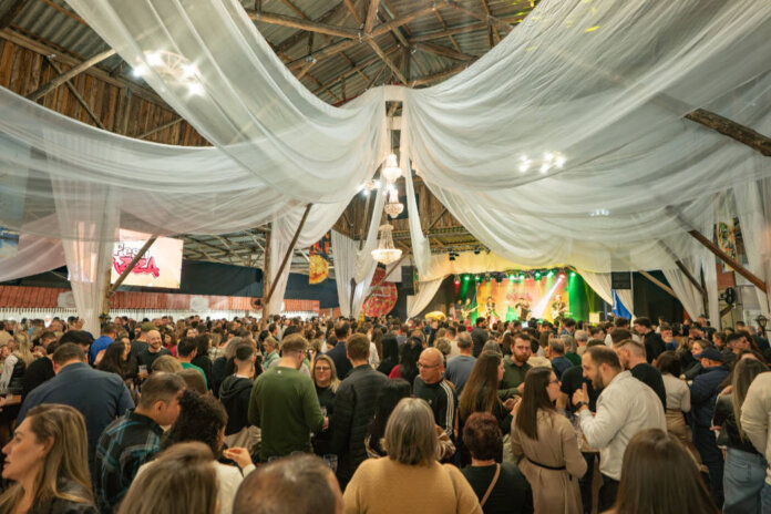 Mais de 5.600 pessoas movimentam o FestiPizza 2025 em Serafina Corrêa