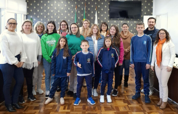 Sorteados os nomes para os cargos do Projeto Executivo e Legislativo Mirim de Casca