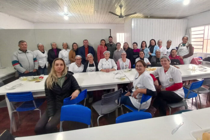 Emater/RS-Ascar capacita merendeiras em Ciríaco