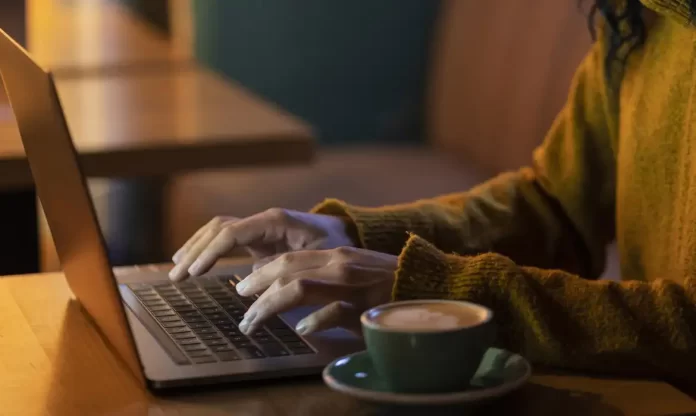 Serviços já respondem por 57% dos empregos formais no país, diz CNS