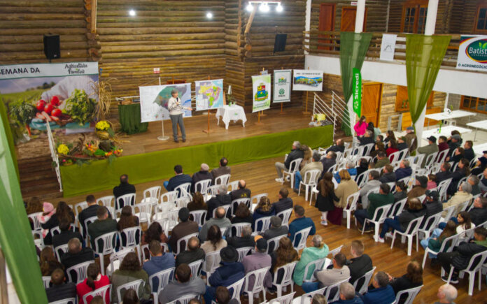 Sustentabilidade e produtividade em foco no encerramento da 4ª Semana da Agricultura Familiar
