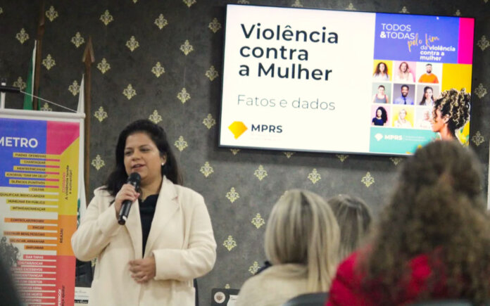 Palestra com Promotora de Justiça marca ações do Agosto Lilás na Câmara de Vereadores de Casca