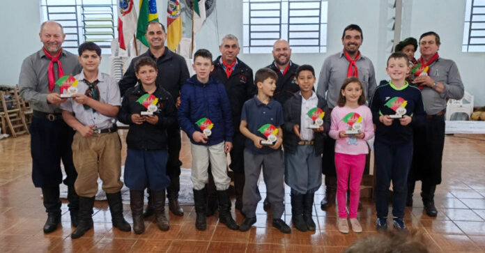 5ª Cavalgada da Integração reuniu cavalarianos e valorizou tradições no último final de semana