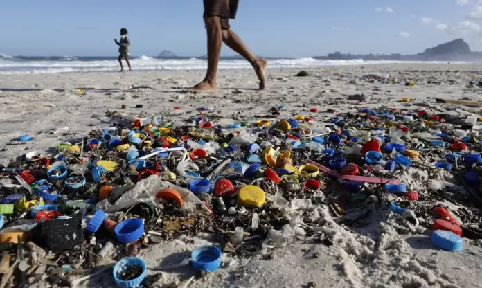 Pesquisadores propõem estratégias de combate ao microplástico no país