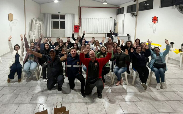 SCAB de Casca realiza treinamento sobre prevenção a incêndios e Lei Lucas na APAE