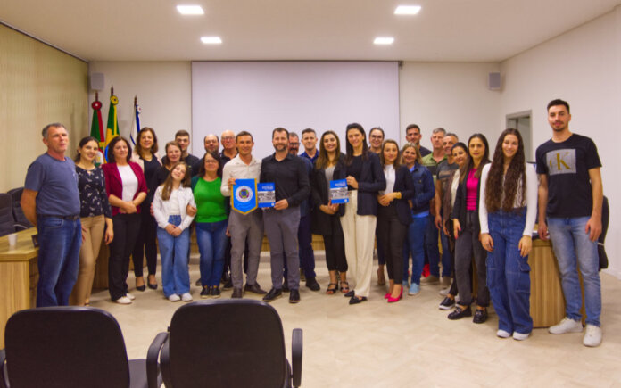 Legislativo de Vanini promoveu palestra sobre imigração italiana com a Associação Trevisani Del Mondo