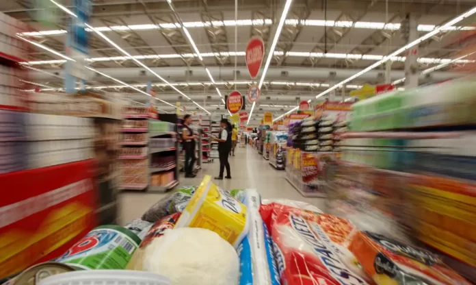 Apesar dos juros, consumo das famílias foi motor da economia no 2º tri