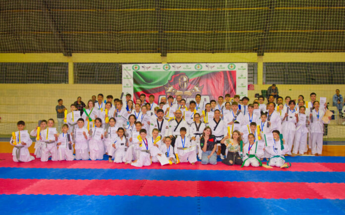São Domingos do Sul sediou Exame de Faixas Coloridas de Taekwondo
