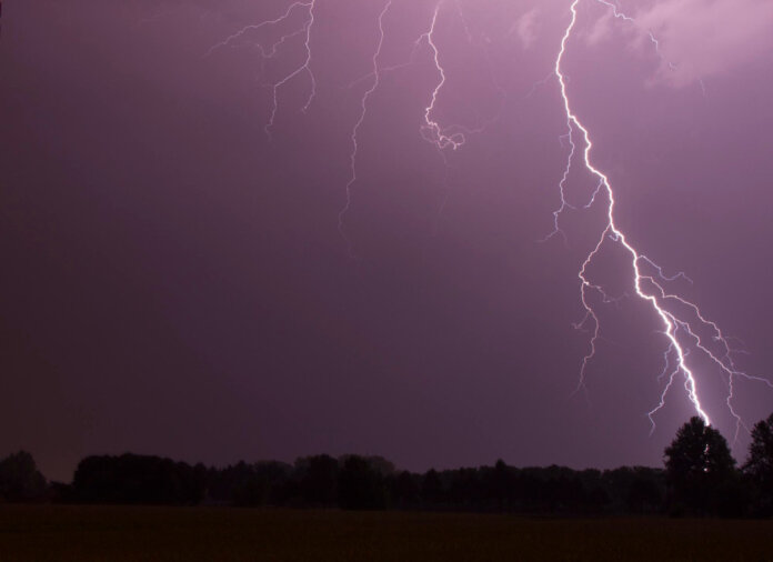 Frente fria provoca temporais e risco de granizo em várias regiões do Rio Grande do Sul neste fim de semana