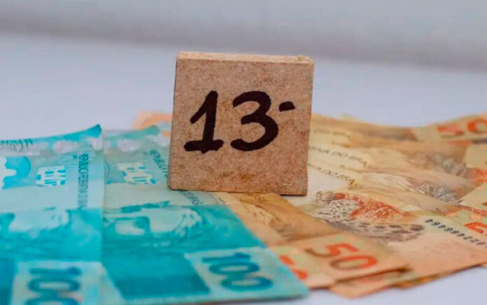 Governo do RS antecipa 90% do 13º salário dos servidores do Executivo