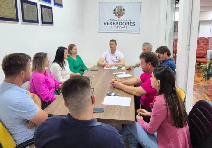 Vereadores de Casca discutem projetos e pautas antes de Sessão Ordinária
