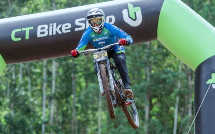 Daniel Gayeski mantém liderança no Campeonato Gaúcho de Downhill