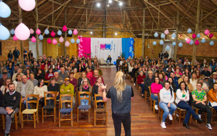 Banda Rosa’s leva mensagem de prevenção em palestra-show do Outubro Rosa e Novembro Azul