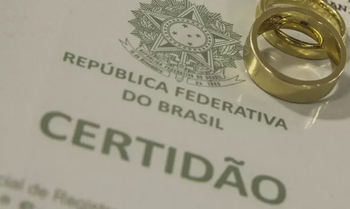 Pela 1ª vez, uniões consensuais superam casamento civil e religioso