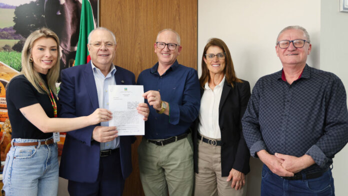 Município de David Canabarro firma convênio para aquisição de novos equipamentos agrícolas