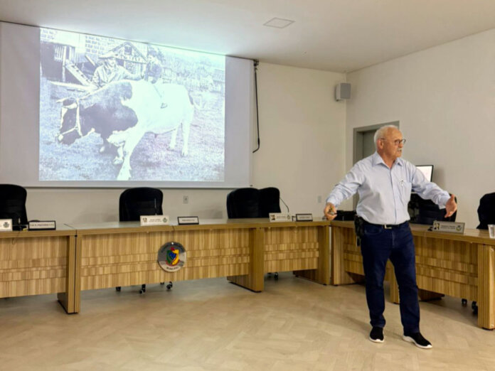 Flauri Migliavacca palestrou em evento da ACISAV em Vanini