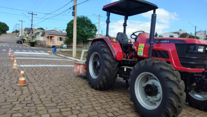 Nova regra de prioridade muda dinâmica do trânsito em ruas de Casca