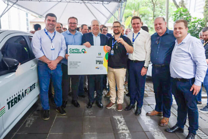 Emater de São Domingos do Sul recebe novo veículo para fortalecer atendimentos a produtores