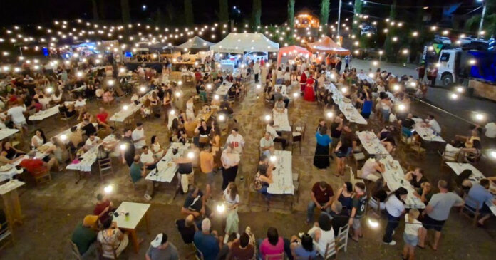 Polenta e Bicceri Sotto Stele