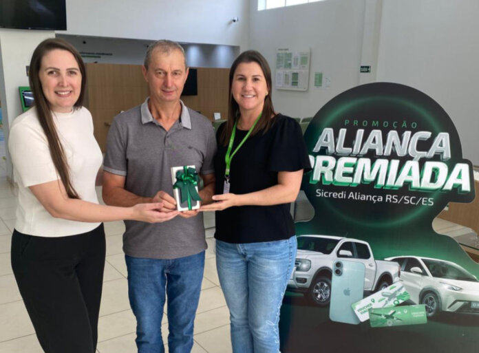 Sicredi Aliança RS/SC/ES anuncia associados premiados com 58 iPhones da campanha Aliança Premiada