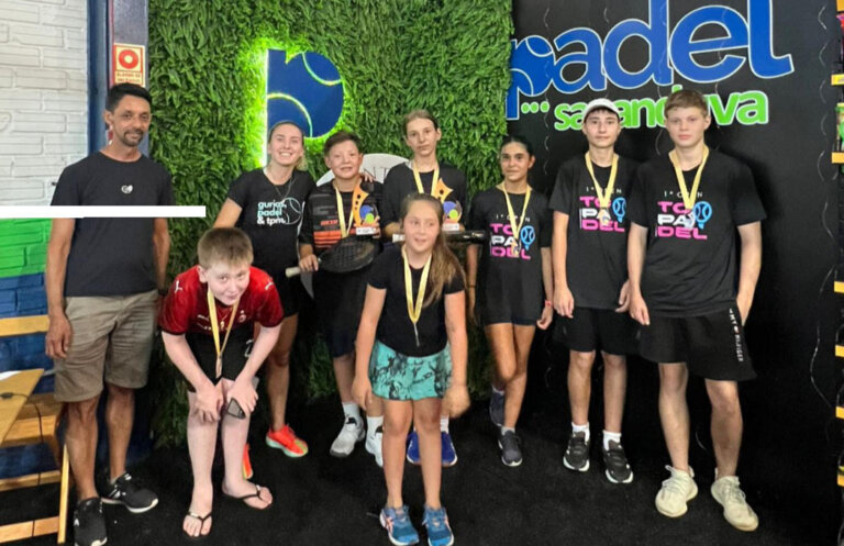 Jovens atletas de Ciríaco se destacam em torneio kids de padel em Sananduva